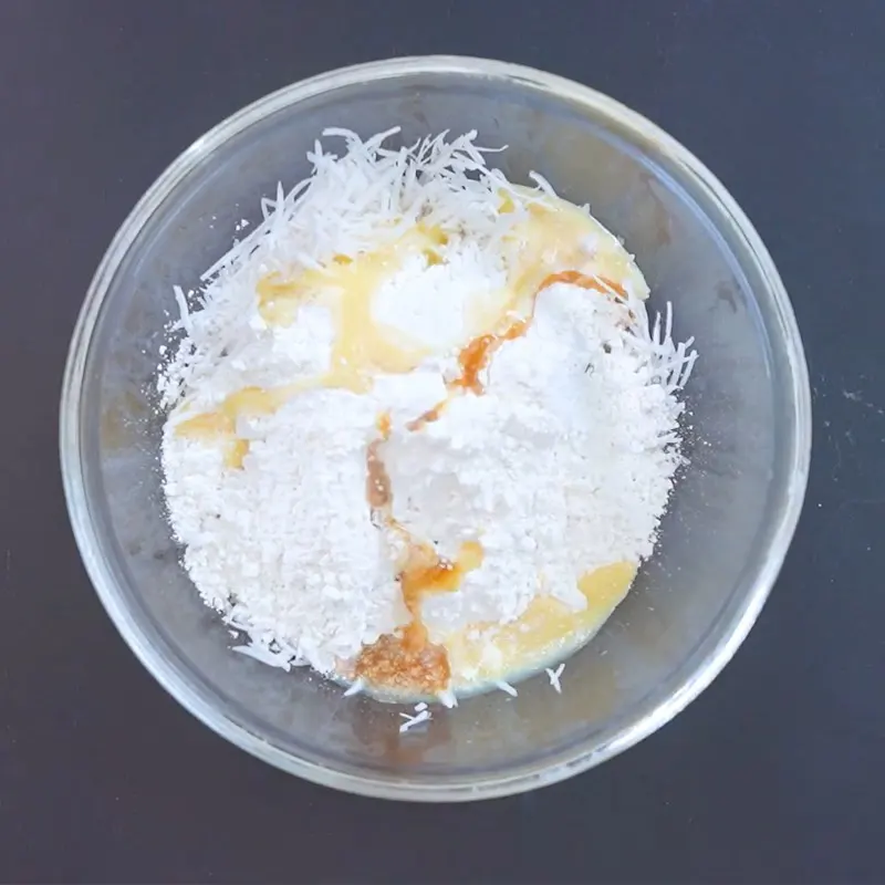 Trộn hỗn hợp dừa