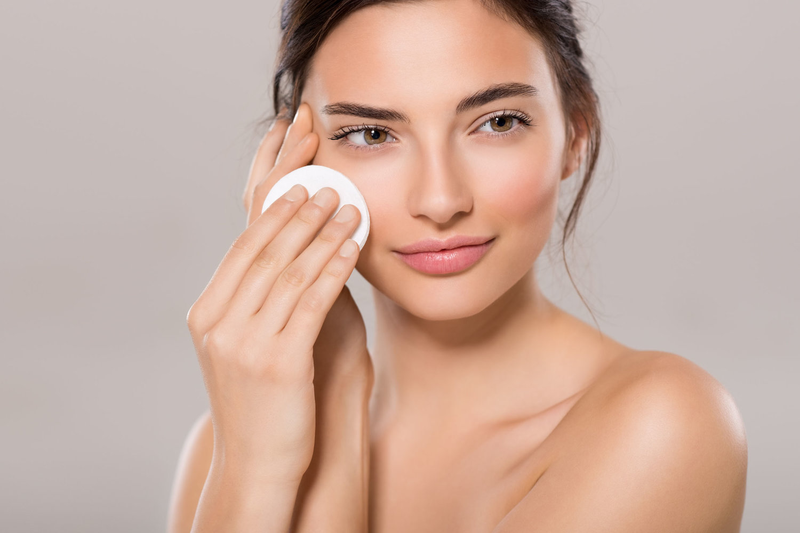 Dầu dừa được dùng để tẩy trang