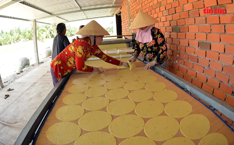 Mua bánh phồng sữa dừa trực tiếp từ các cơ sở sản xuất 