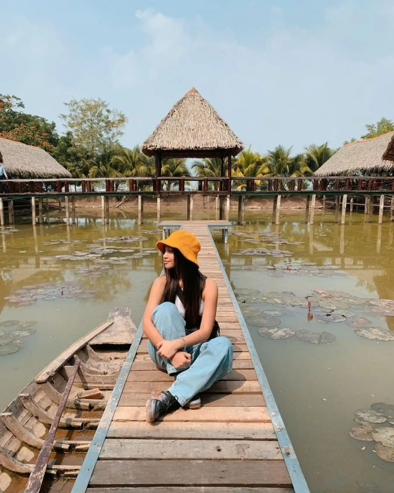 Nên chuẩn bị thuốc chống côn trùng khi du lịch Làng Bè