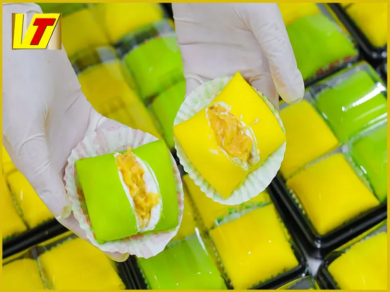 Bánh Crepe Sầu Riêng Guồng Tôm