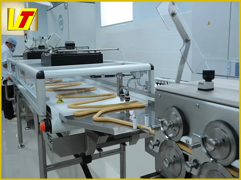 Dây chuyền sản xuất kẹo dừa Bến Tre Bà Hai Tỏ